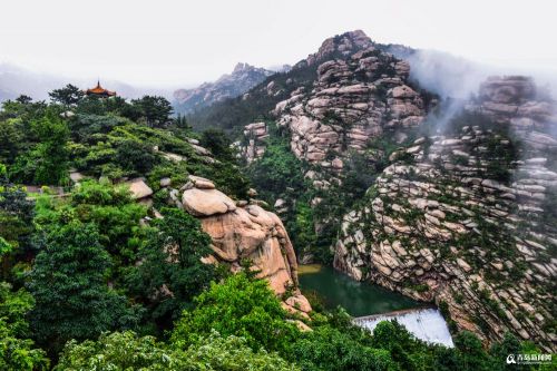 高清:嶗山里大小水庫全喝飽 10余條瀑布齊發 高清:嶗山里大小水庫全喝飽 10余條瀑布齊發