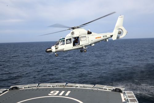 06中方艦載機搭載特戰隊員出擊王松岐攝