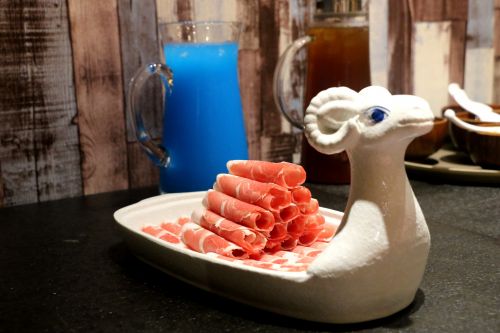 優(yōu)質(zhì)純正的草飼牛羊肉。03