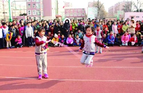 四流中路第三小学 跳绳舞出欢乐海洋