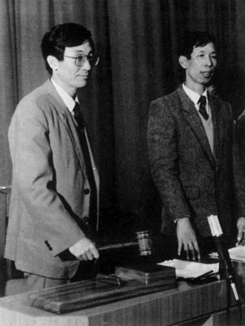 1987年12月1日，深圳敲響中國土地拍賣第一錘。