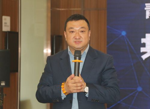 領導致辭。盛軍 攝