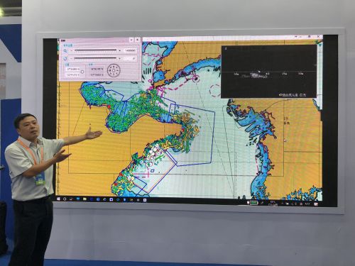 青企展示山东省近海雷达检测网络 李倚慰摄
