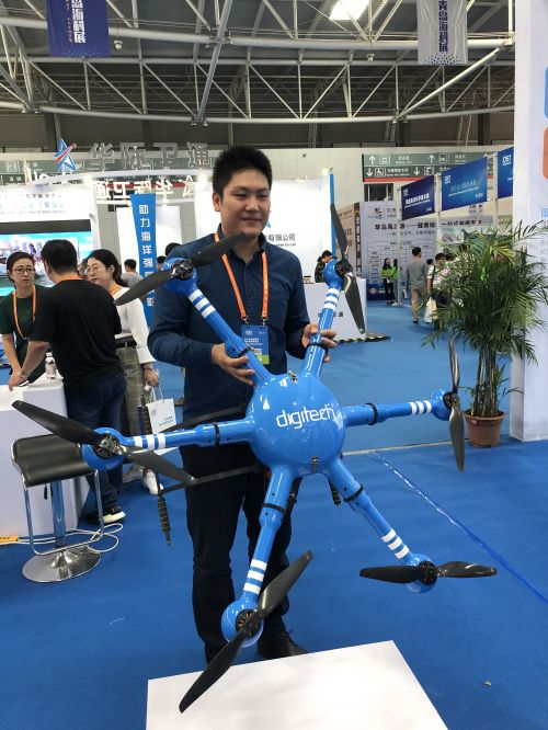 国数科技信息有限公司开发的战鹰无人机捕获器 李倚慰摄