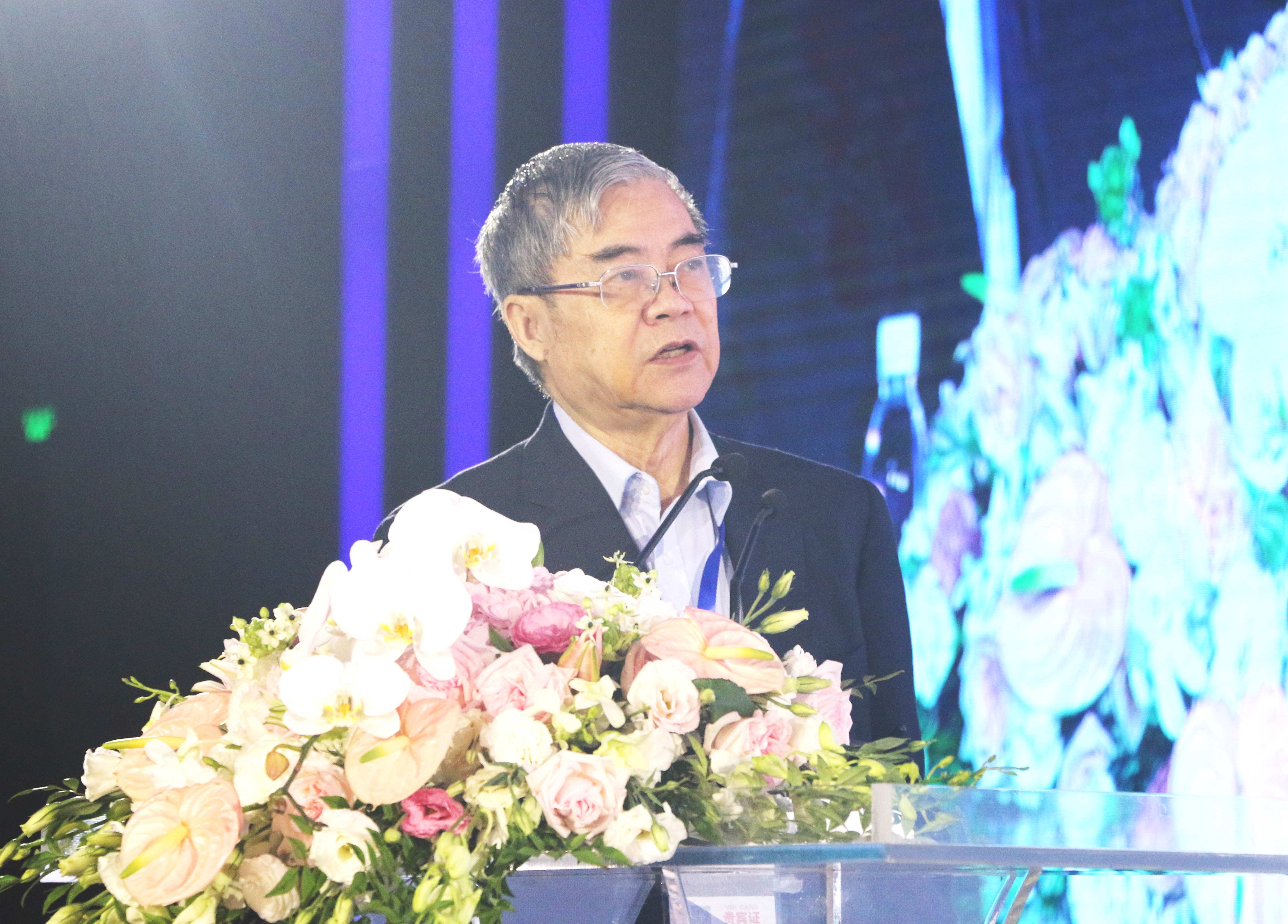 中國工程院院士、中國互聯網協會理事長 鄔賀銓先生演講。盛軍 攝02