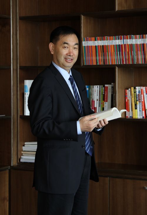 明月海藻集團黨委書記、董事長： 張國防