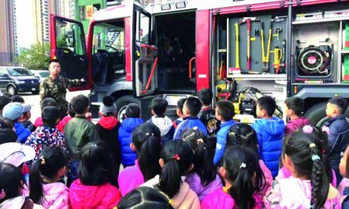 镇江路小学：增强安全意识，提高应急技能