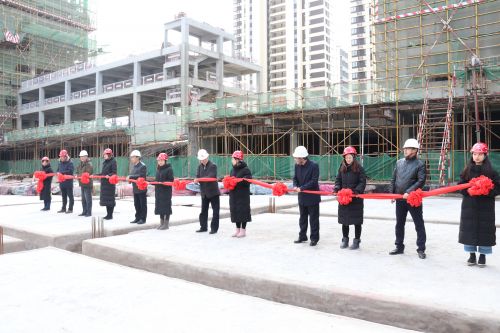 封頂儀式現(xiàn)場