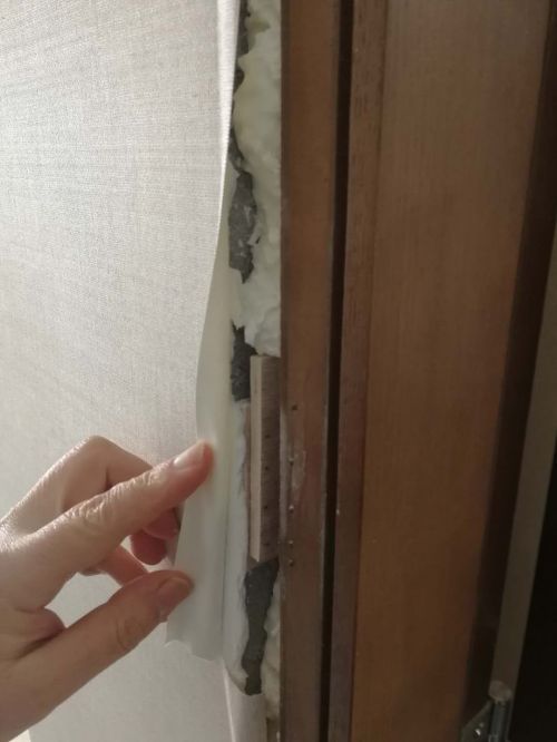 壁紙開膠