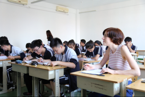 1、华青教育发力高中教育（定稿111）835