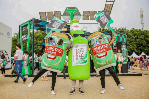 新晉網紅 青島純生化身草莓音樂節時尚&ldquo;鮮&rdquo;生1059