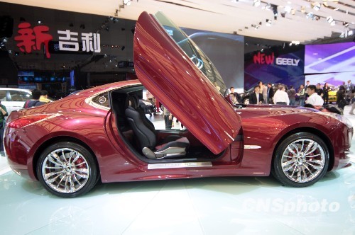 傳吉利將收購阿斯頓馬丁 曾是李書福女兒出嫁時主婚車