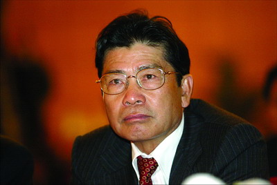 何享健:多面手的激進與冒險