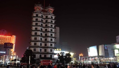 中國各地響應(yīng)“地球一小時”熄燈活動