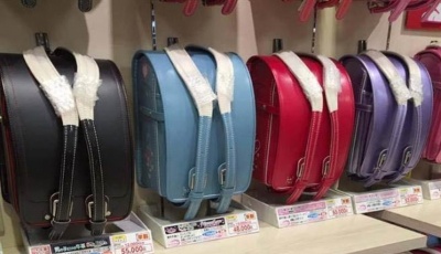 中國家長搶購5000元日本書包