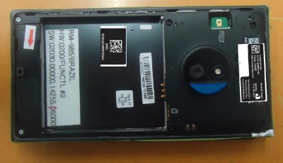 诺基亚Lumia 830真机谍照曝光 后盖可拆卸