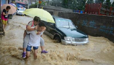重慶巫溪縣遭特大暴雨 道路中斷成孤島