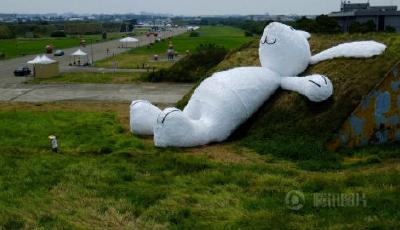 “大黃鴨”之父臺灣打造“月兔”迎中秋