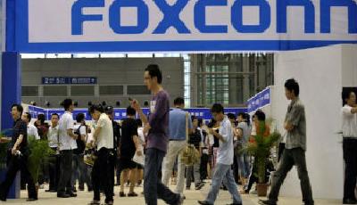 富士康招人趕工iPhone6 每半小時有三四十人