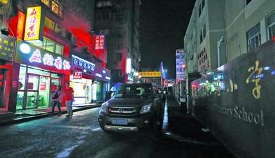 我市規(guī)范整治 學(xué)校旁劃出200米食品“嚴(yán)管區(qū)”