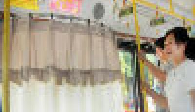 浙江公交車設(shè)“哺乳專座” 布簾圍擋私密空間