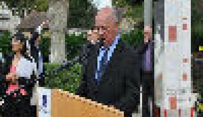 “鄧小平廣場”法國揭幕追憶偉人再續(xù)中法友誼