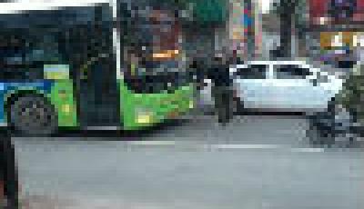 老人因無人讓座攔公交車2小時：誰也別想走