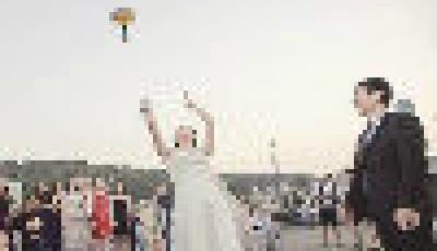 武大博士夫妻天臺辦婚禮 校園相戀住同間宿舍