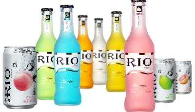 男子為破紀(jì)錄灌56杯烈酒死亡 酒吧老板被控誤殺