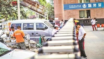 藍翔畢業生：百分之百包工作 月薪1000元