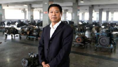 藍翔校長消失一個月后現身 稱春節前要虧1.8個億