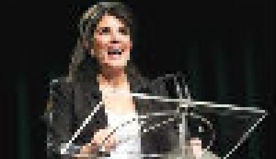 萊溫斯基13年來首次公開演講：我愛上了克林頓