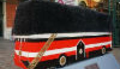 倫敦推出40個創意巴士雕塑慶祝“巴士年”