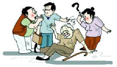 大媽騎車摔倒致骨折 大喊“不訛你們”沒人理