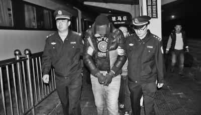 非洲男子冒充“美女大兵”騙走河南男子218萬