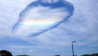 罕見巨型雨幡洞云：猶如美麗的大腳鑲嵌在天空(圖)