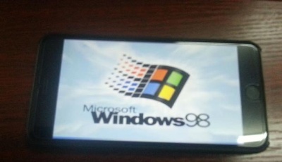 腦洞大開！iPhone 6 Plus上運行Win98系統(tǒng)