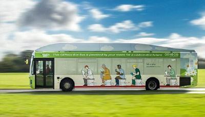 英國首輛生態(tài)公交車上路 以人糞為燃料來源