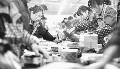 中國快件量首次突破百億件 陷入增量不增收窘境