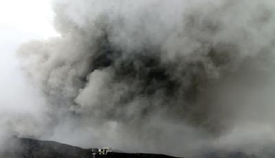 日本旅游區兩火山呈活躍跡象 冒千米高白煙