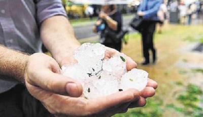 澳大利亞遭最強風暴吹襲39人傷 冰雹大如網球