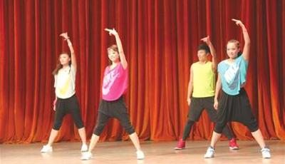 英派斯健身舉行感恩夜大型晚會