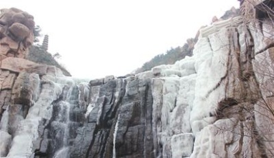 冰掛嶗山北九水冷翠峽 大小瀑布晶瑩剔透