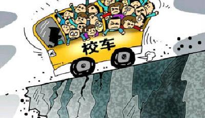 黑校車、黑攤販、黑摩的，“一禁了之”暴露幾多“惰政”思維？