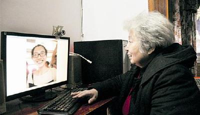 婆婆半年拍下59張讓座人笑臉 讓好心人獲得鼓勵