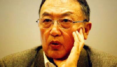 柳傳志回應“不太酷”：70歲老者楞耍酷 很容易閃著腰