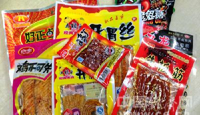 劣質"辣條"學校周邊仍有出售 專家：應謹慎食用