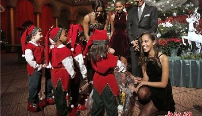 奧巴馬稱犯愁為妻子買禮物 買的衣服沒見她穿過