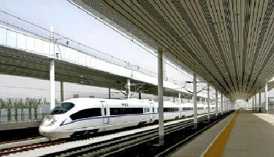 高鐵動臥售票遇冷 前40天實行“最低價”