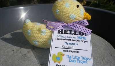 母親發(fā)慈善小黃鴨紀(jì)念去世女兒 善意傳播56國(guó)